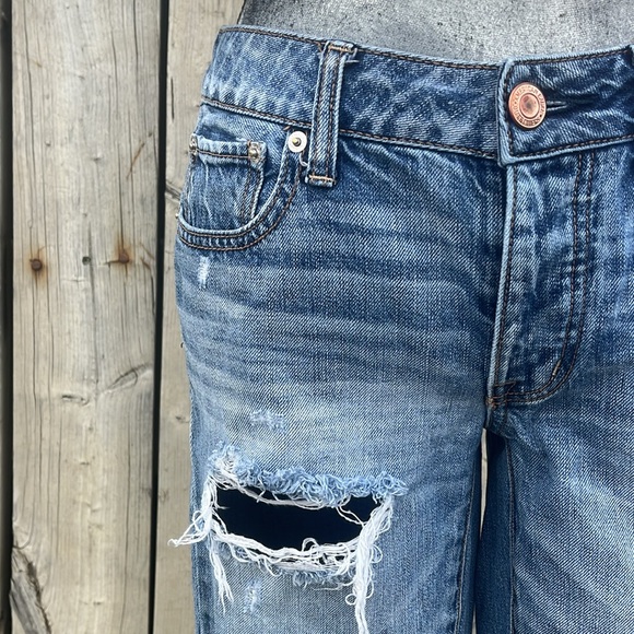 AMERICAN EAGLE DISTRESSED JEANS SZ 2 - Picture 2 of 5
